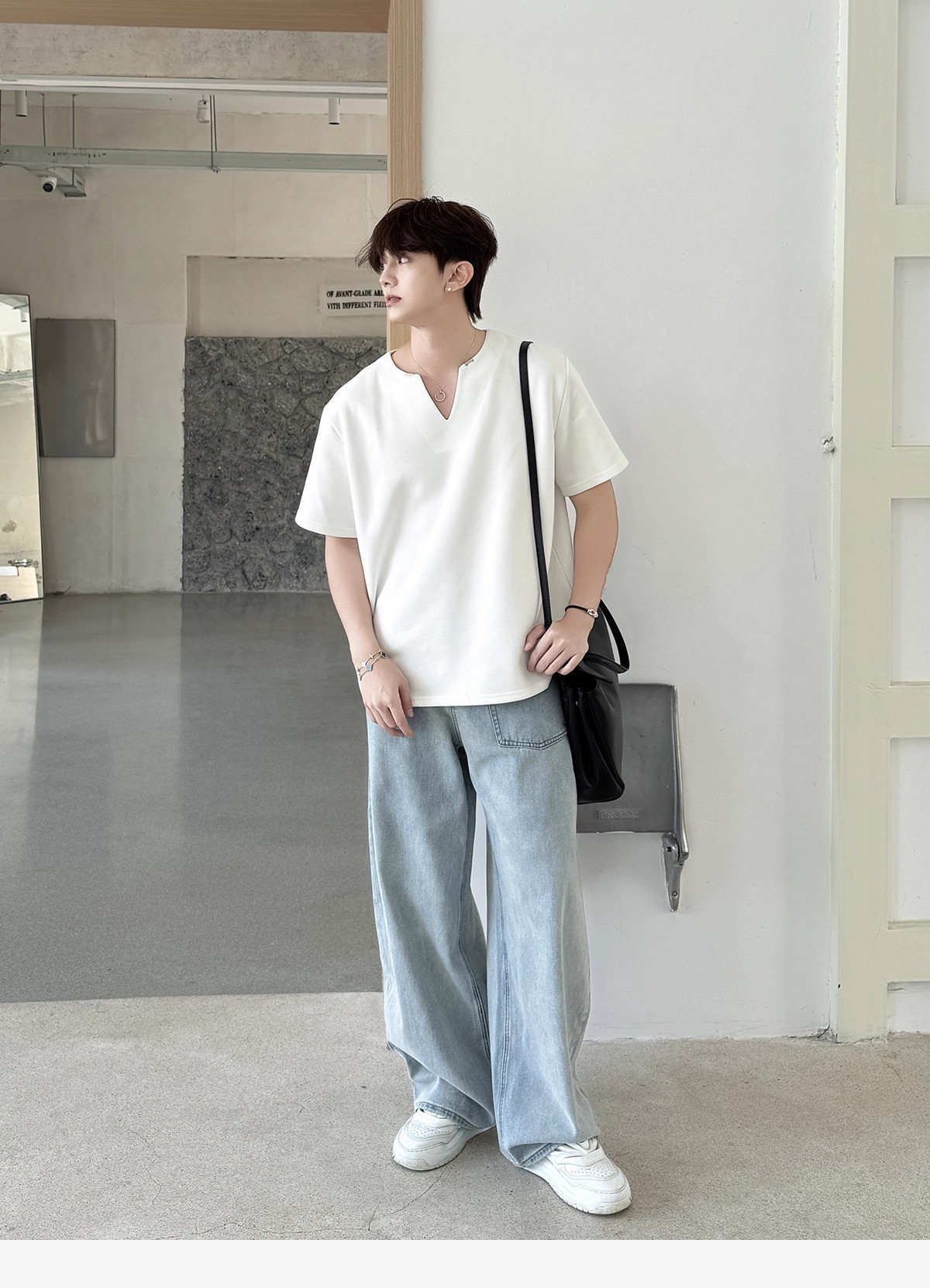 Customized V-neck metal buckle loose short T-shirts from Henry in Suriname, Bolivia, based on your provided samples. Super Factory pic 21