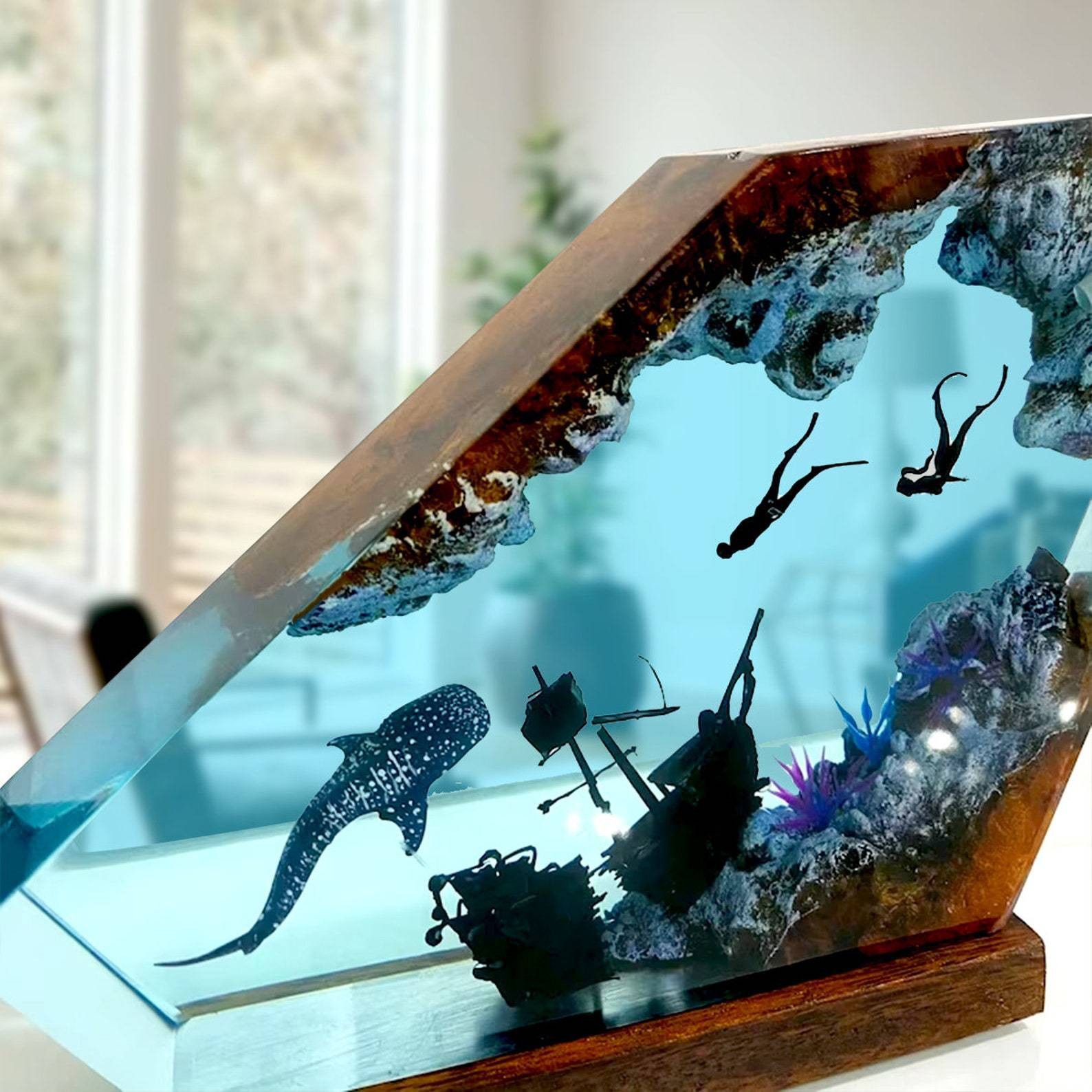 European and American best-selling epoxy resin craft ornaments, whale shark divers and sunken ship Marine resin lamps, festival gifts pic 5