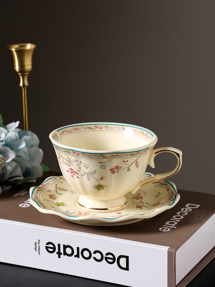 European-style gold-edge flower coffee cups and saucers, retro country-style flower vine ceramic cups and saucers, light luxury lace afternoon tea cups and saucers pic 3