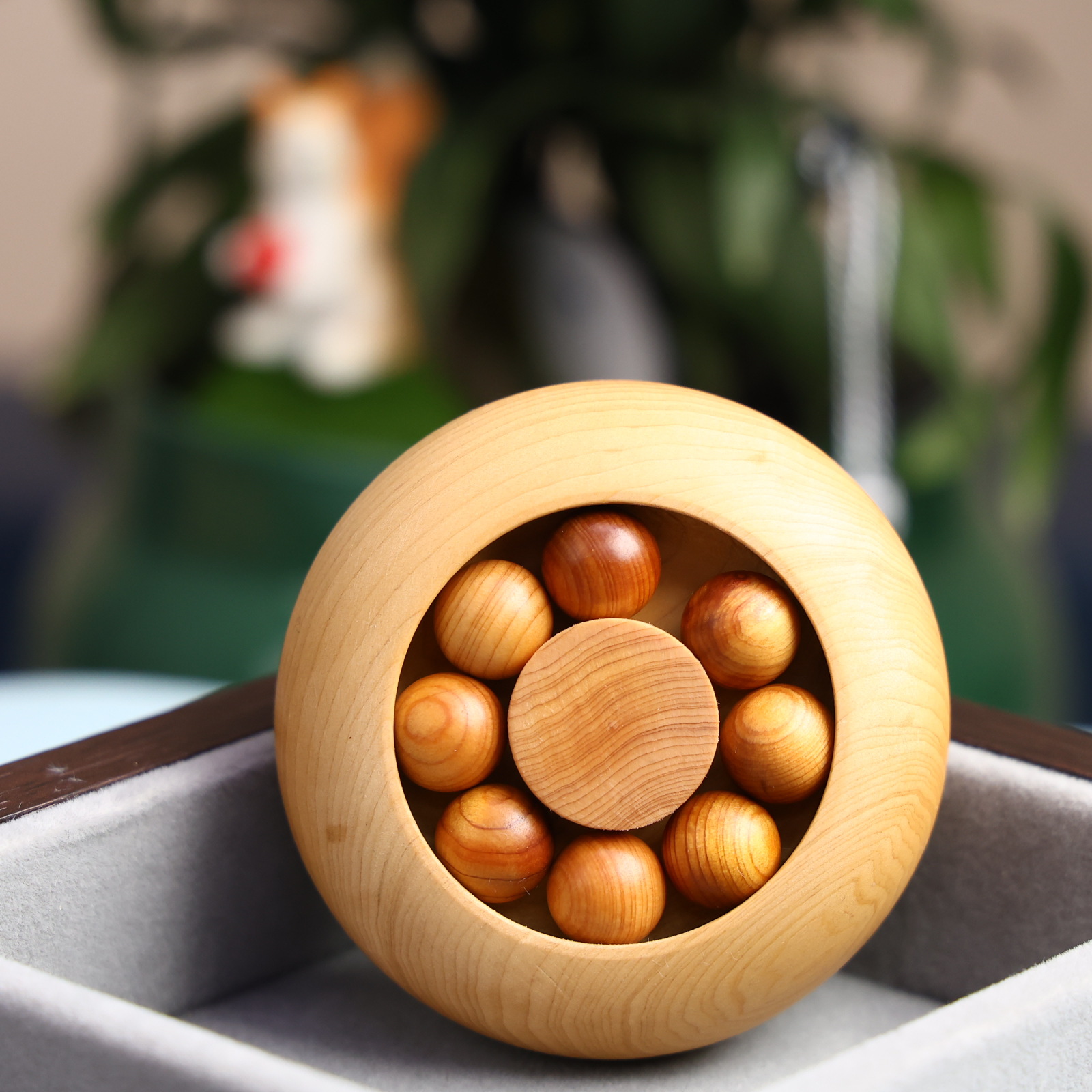 Factory direct sales of sandalwood wooden handball spinning handball pieces for hand exercise and stress relief pic 13