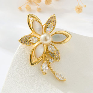 French elegant freshwater pearl camellia brooch, copper alloy inlaid with zircon, real gold electroplated, high-end fashion pin pic 1