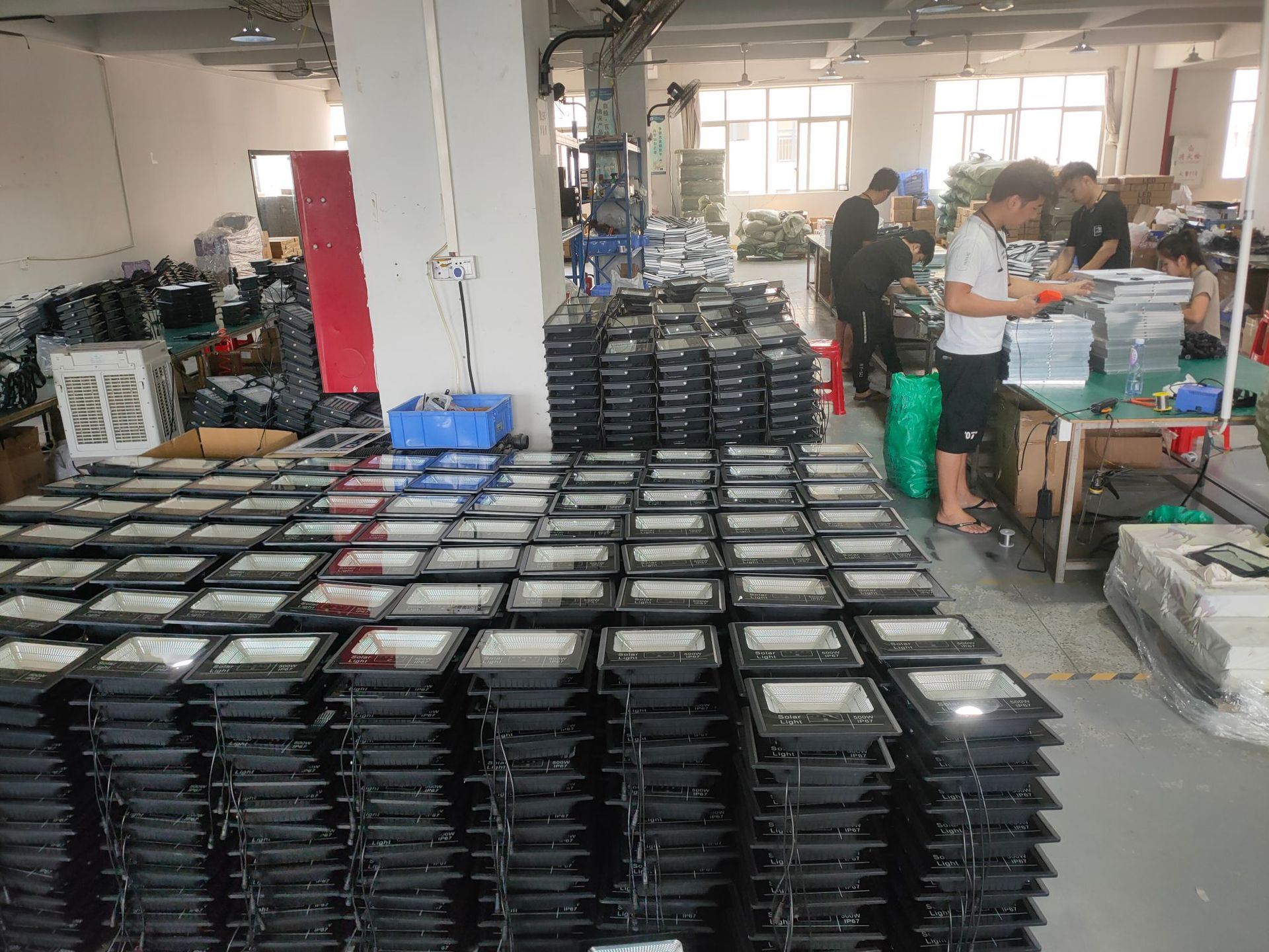 LED太阳能灯户外庭院灯防水大功率超亮家用太阳能投光灯2024详情3