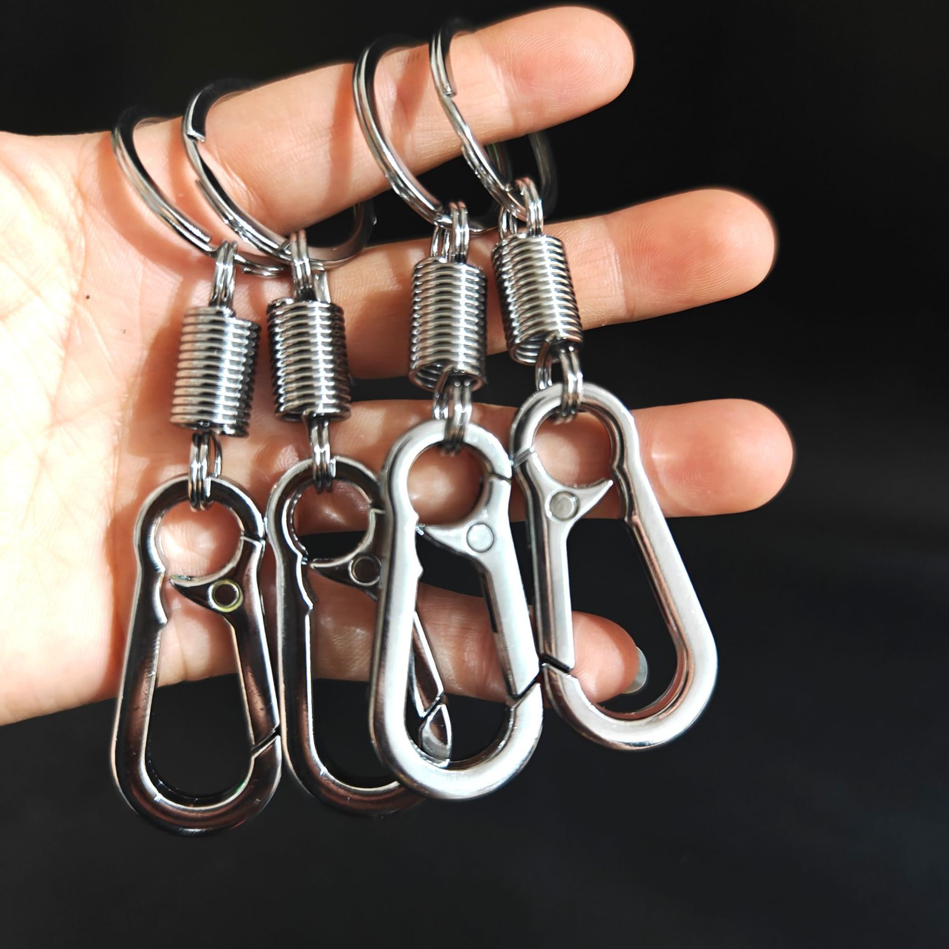【 Doorway 】601 spring Key chains, 10 pieces/card, 100 yuan/box, 1200/601 spring key chains, zinc alloy material, metal key rings, portable pendants, key rings, 2 yuan wholesale supply pic 4