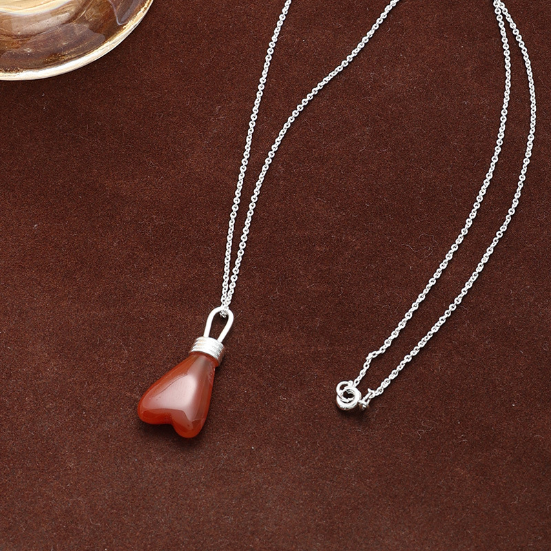 25新款爆款爱心桃心吊坠项链女轻奢小众高级感颈链锁骨链详情5