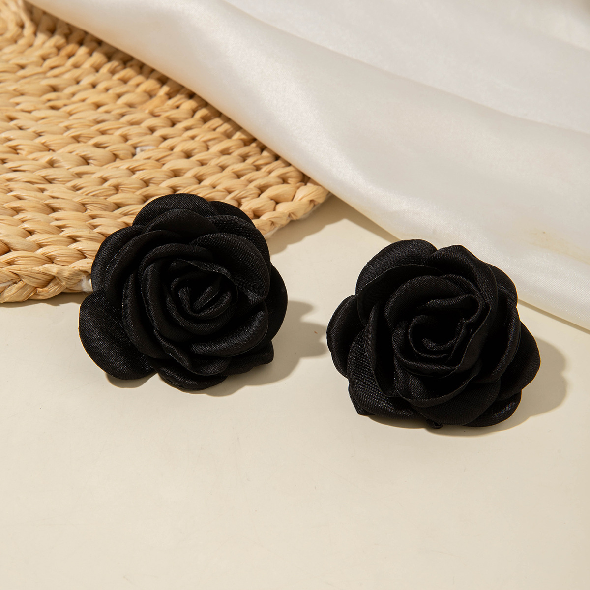 欧美跨境饰品简约烧边烤边布料山茶花耳环清新甜美花朵耳钉耳饰女详情5