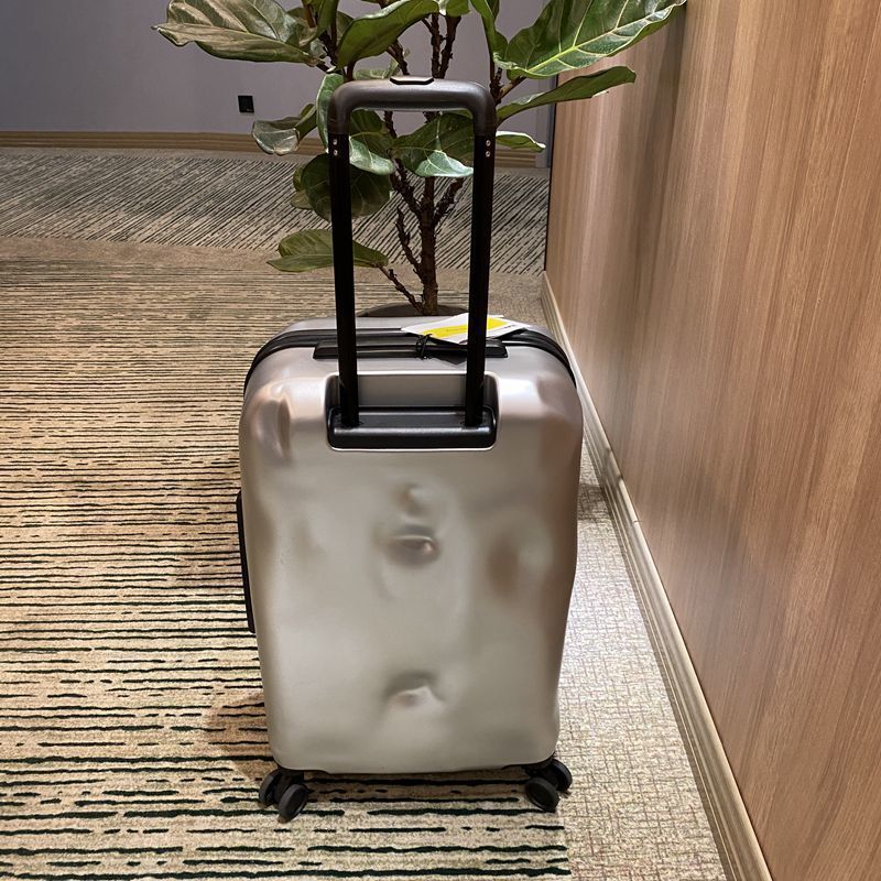 意大利耐用拉杆箱 万向轮潮流凹凸新款旅行箱 超轻外贸出口行李箱详情9