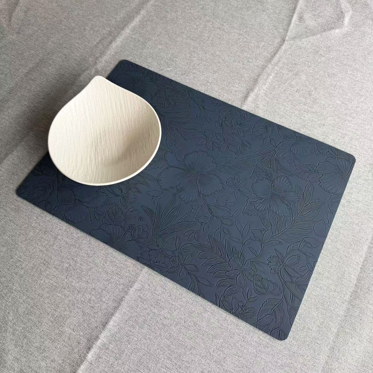 现货跨境北欧风皮革西餐垫双面方形酒店家居隔热桌垫创意防滑碗垫详情7