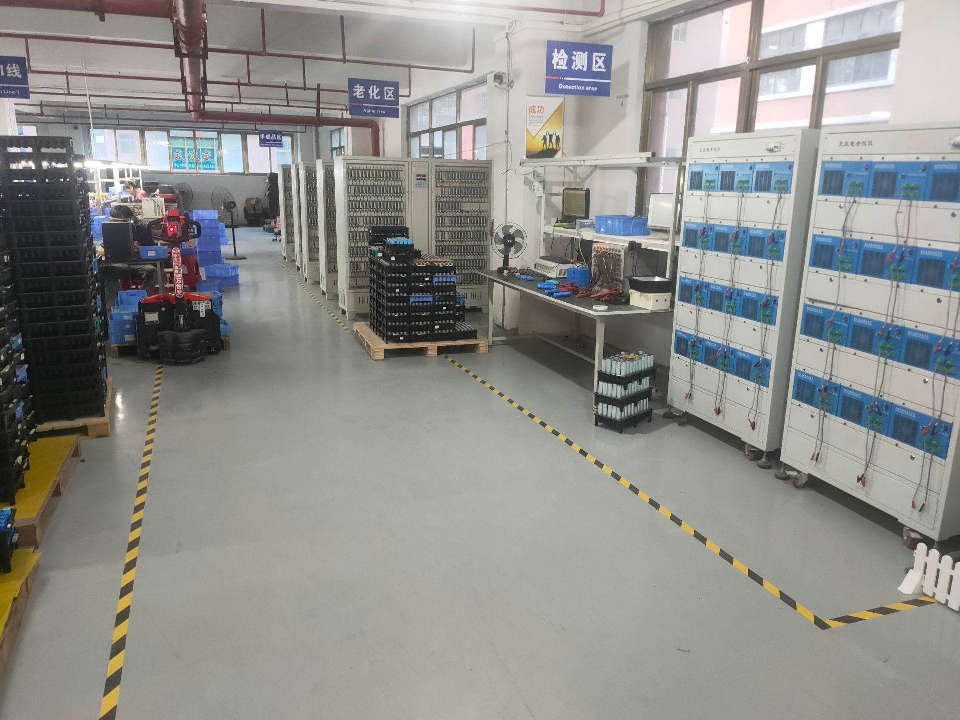 2025 New cross-border high-power light-controlled outdoor solar floodlight for street vending, LED lighting solar lamp pic 9