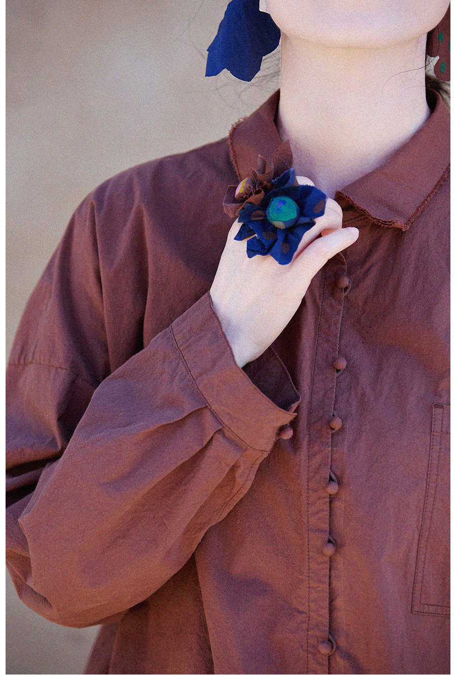 New autumn and winter style, artistic and retro original hazelnut red-brown cotton casual top, high-density, slightly elastic loose shirt for women pic 11