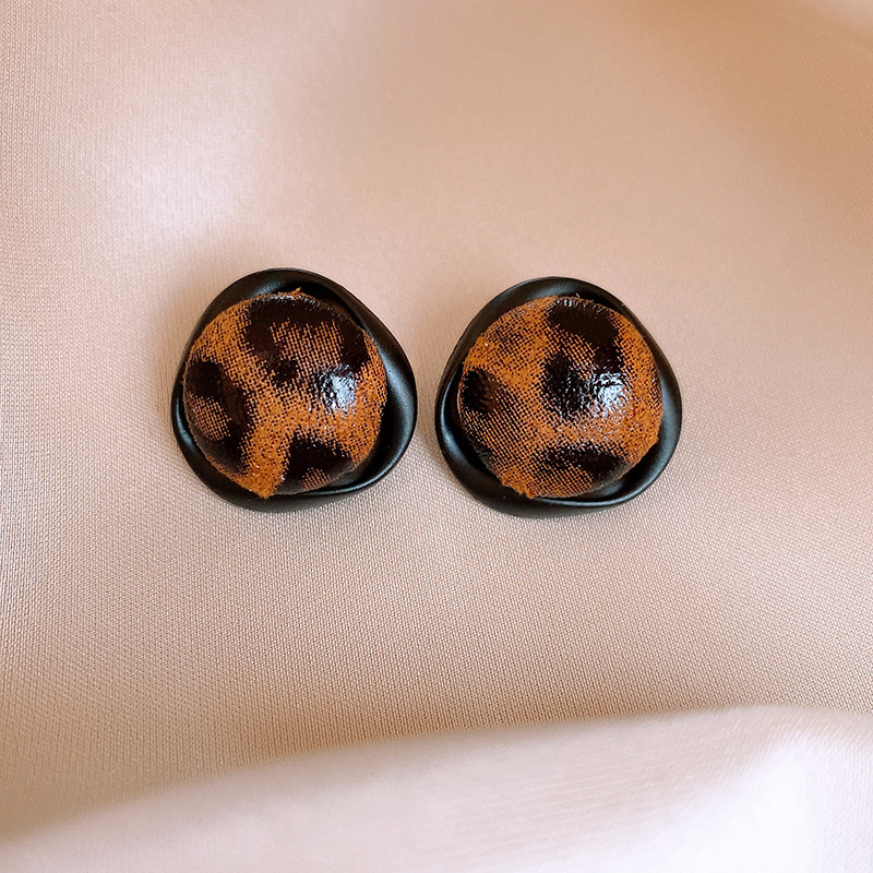 银针跨境复古皮革豹纹圆形耳钉欧美潮流高级感耳环时尚美拉德耳饰详情11