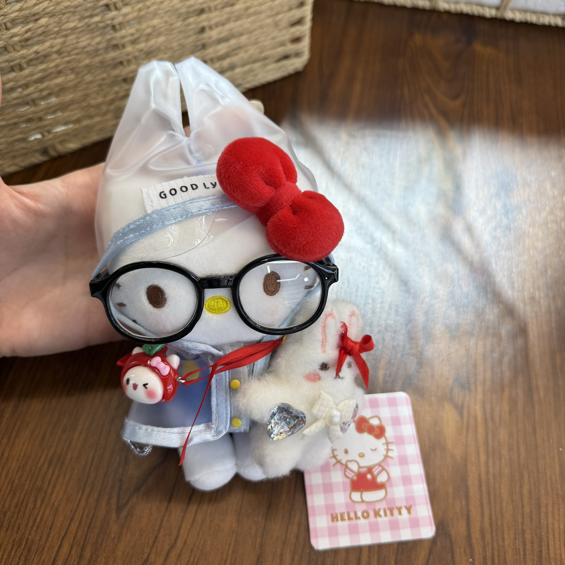 Genuine Sanlio kt helloKitty straw hat doll bag, hanging accessory, key buckle accessory and playable pic 6