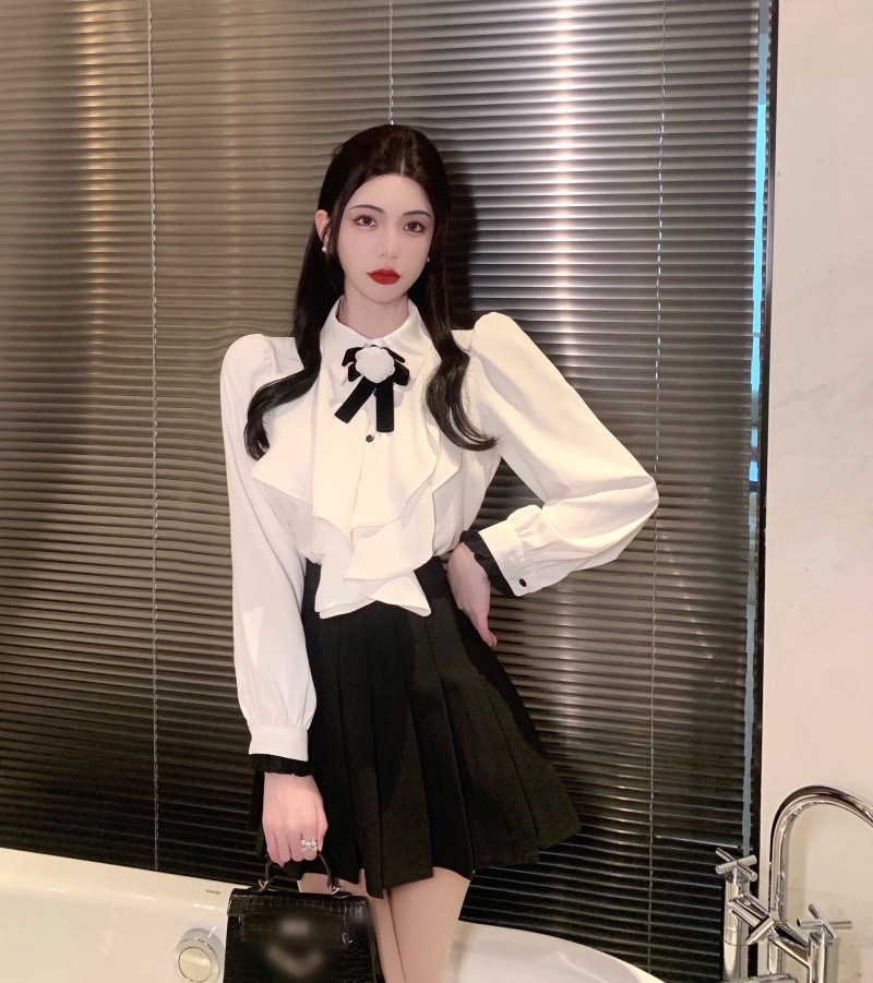 Shenzhen Nanyou high-end original single Xiaoxiangfeng 2022 Spring/Summer French romantic color-blocking black fungus lace bow tie decorated shirt pic 1