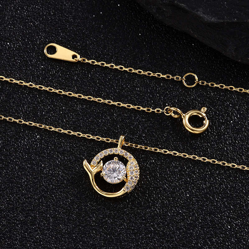Zhuoheng Zhenxuan s925 Pure Silver Clover Necklace with micro-inlaid zircon, exquisite and compact design, fashionable little dress necklace for women pic 5
