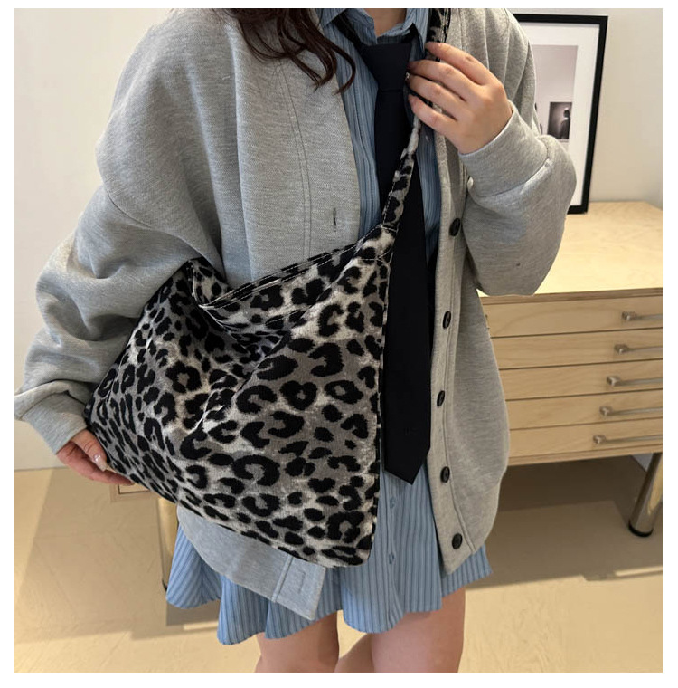 Leopard print canvas bag for women, 2024 new style, trendy Korean college style tote bag, casual large-capacity hand-held shoulder bag pic 36