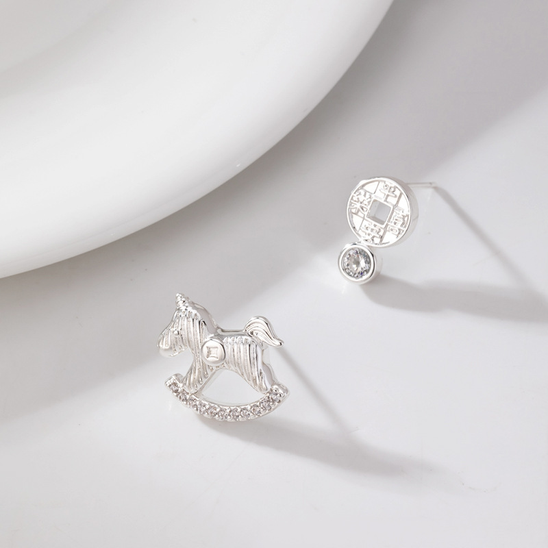 柏伶饰品轻奢小众设计马上有钱耳环镶嵌八方来财小木马耳钉AB款女详情9