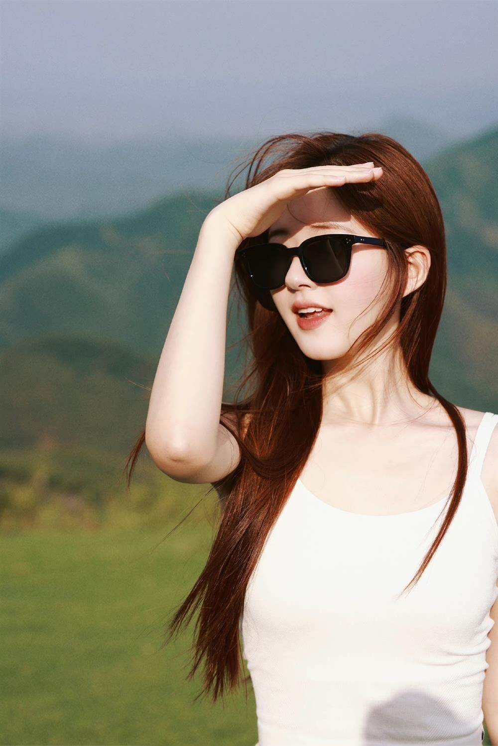 赵露思同款白色吊带背心女夏季薄款外穿内搭带胸垫一体式打底上衣详情13