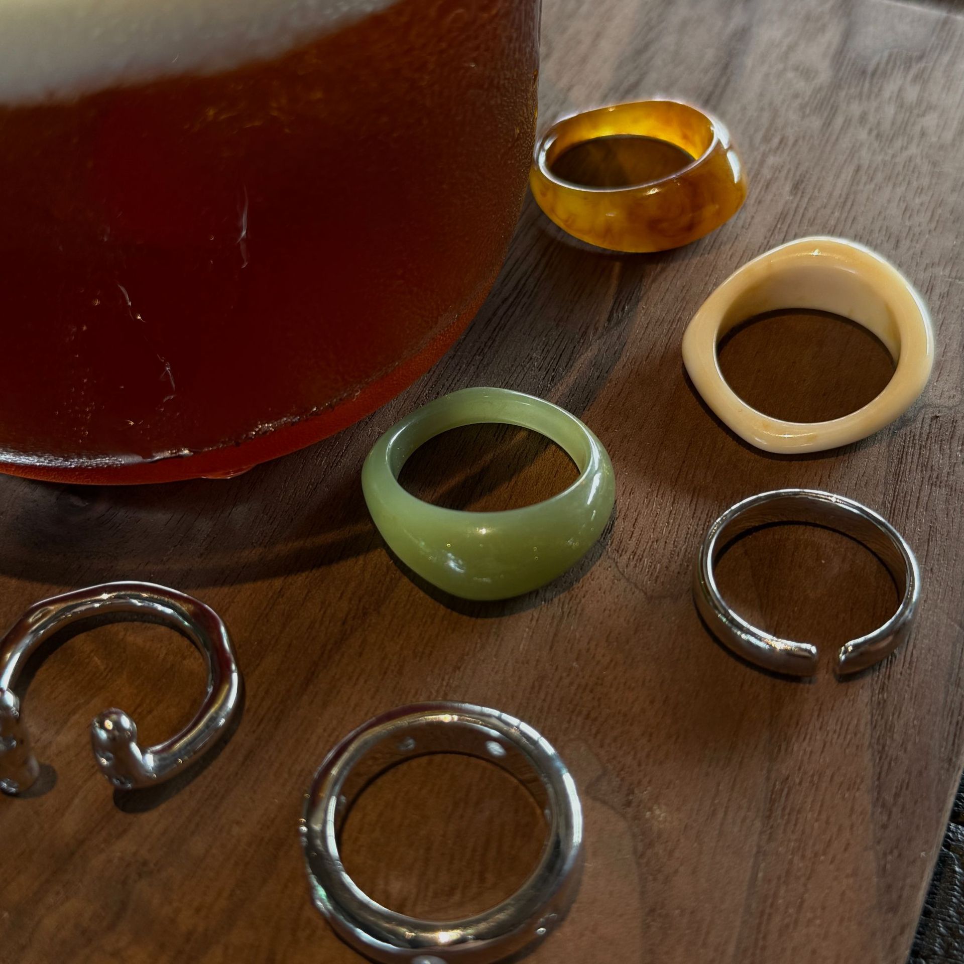 A niche and unique irregular-shaped resin ring with a cold opening shows off. The open copper electroplated ring pairs well with a versatile ring for women pic 13