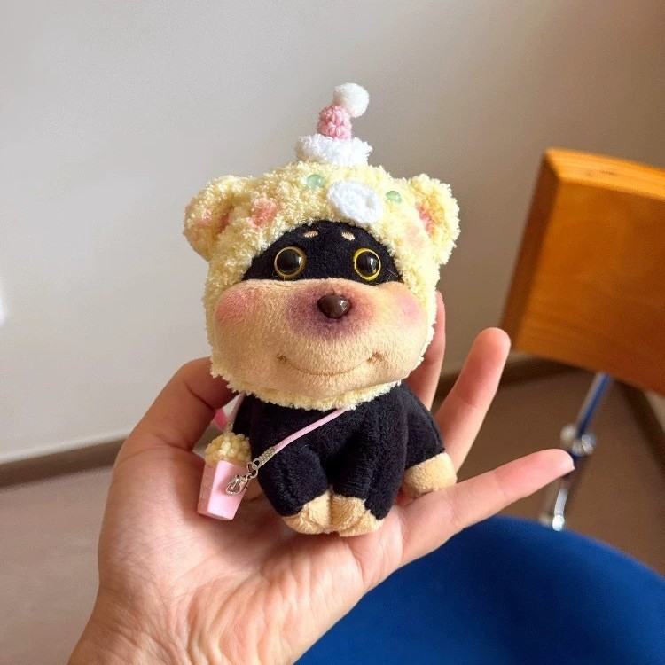 A cute plush toy bag pendant with a bee and a dog, a small doll, a car keychain bag pendant and the same style as Xiaohongshu pic 2