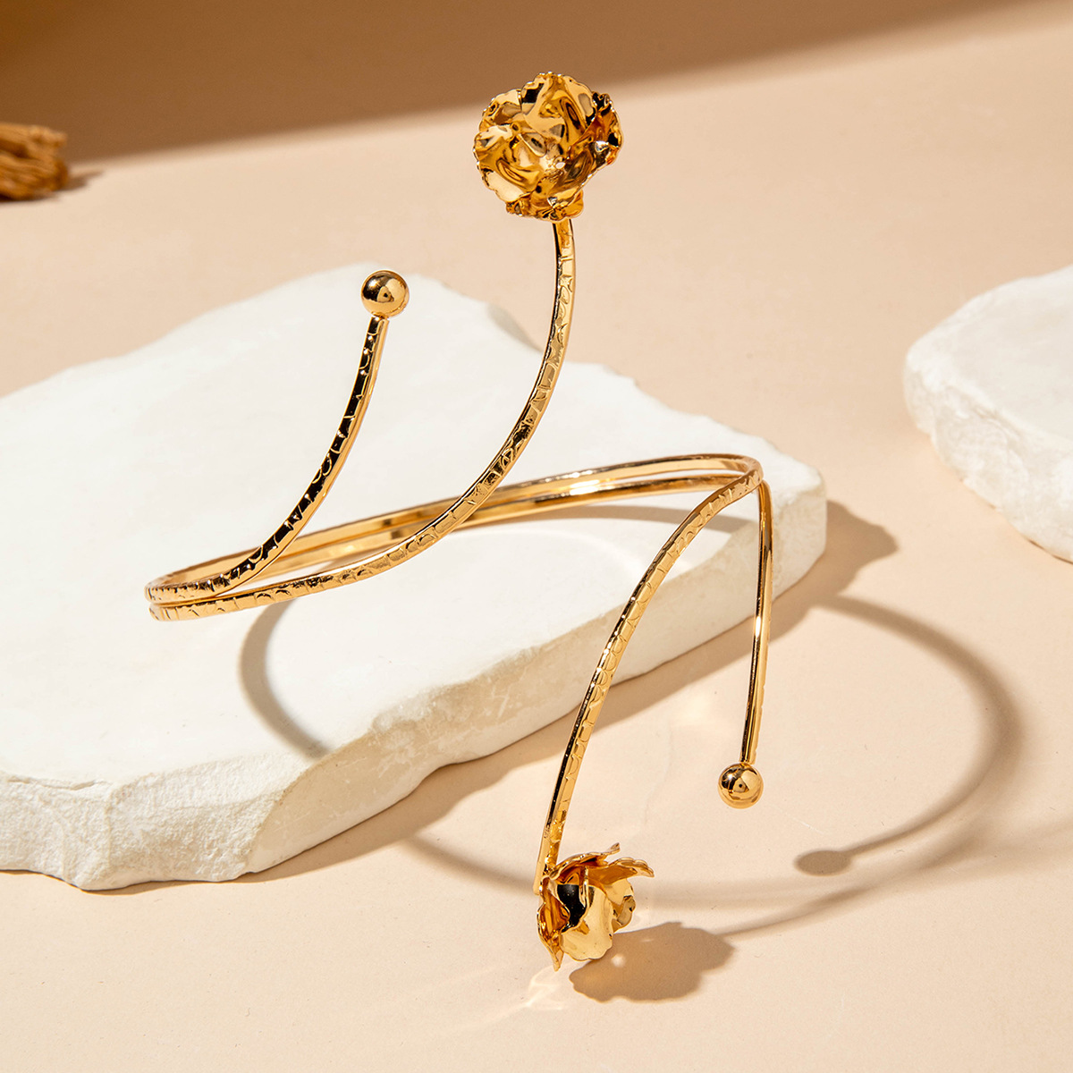 亚马逊跨境个性冷淡风海星手臂镯线条计感蝴蝶环形开口臂镯女详情133