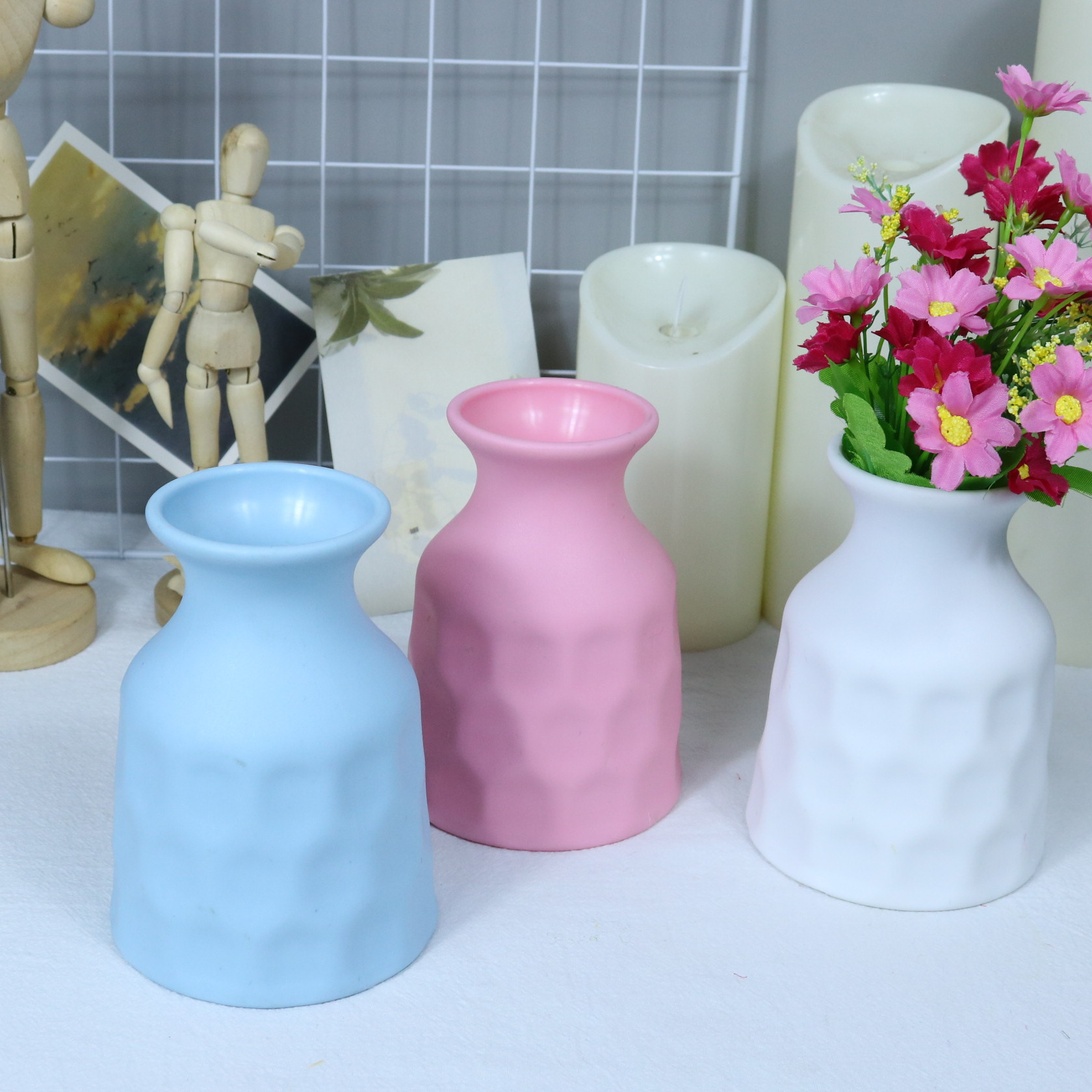 Vases, twist rods, handcrafted wool flower POTS, pet gardening decorations, office desks, night market ornaments, plastic vases pic 1