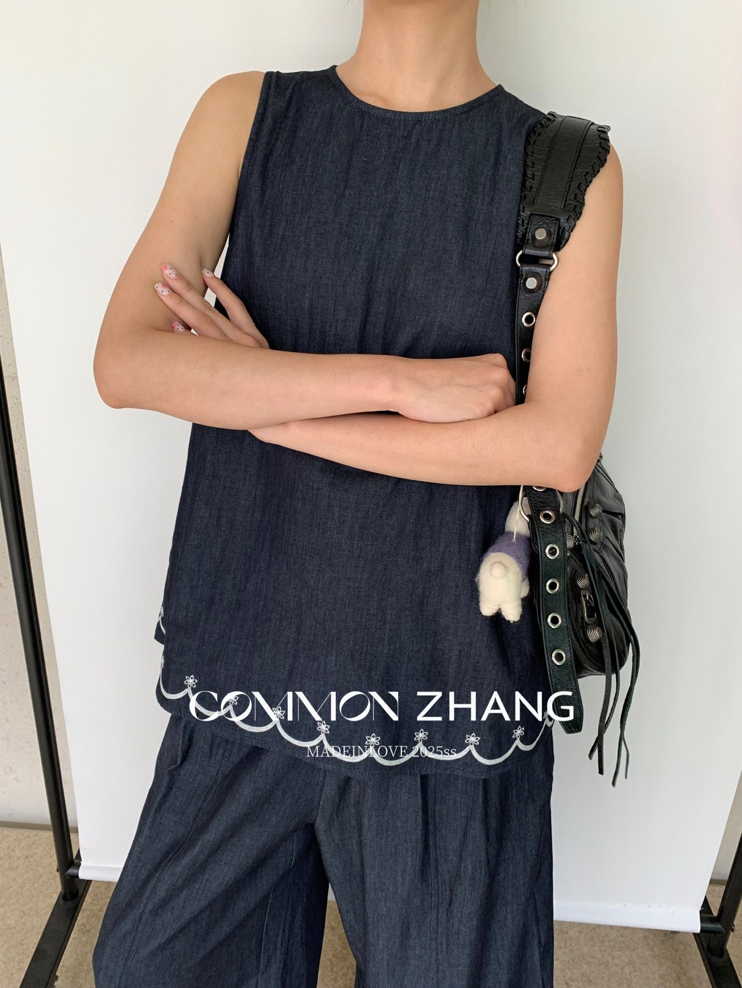 CZ ZHANG Summer Korean-style casual, laid-back, loose, versatile, embroidered textured round-neck denim vest for women, B24179 pic 18
