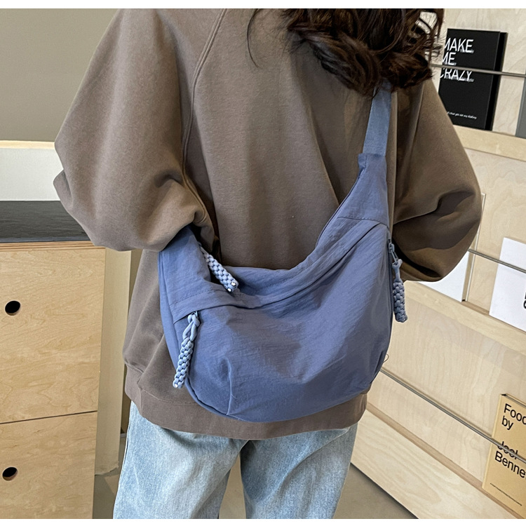 时尚布包女学生上课挎包尼龙布斜挎包大容量单肩包日系出游饺子包详情40