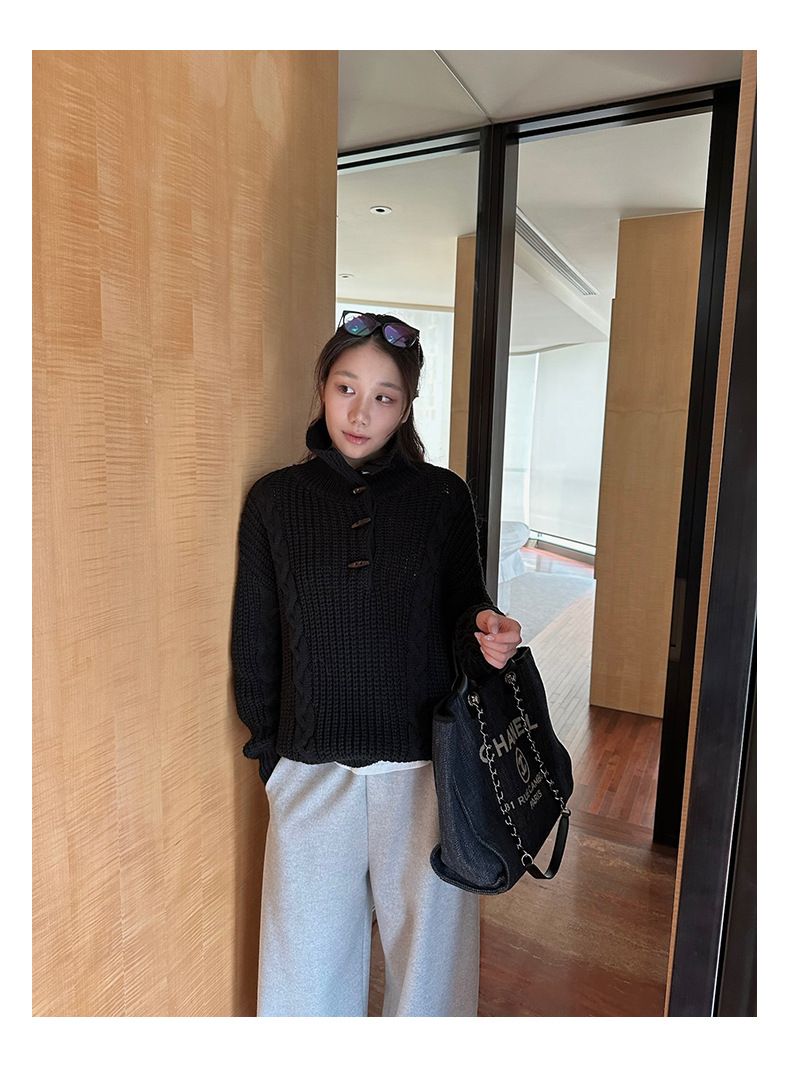 Winter new style horn buttoned lapel wool sweater, gentle and loose knitted sweater, sweater, sweater, sweater, sweater pic 8