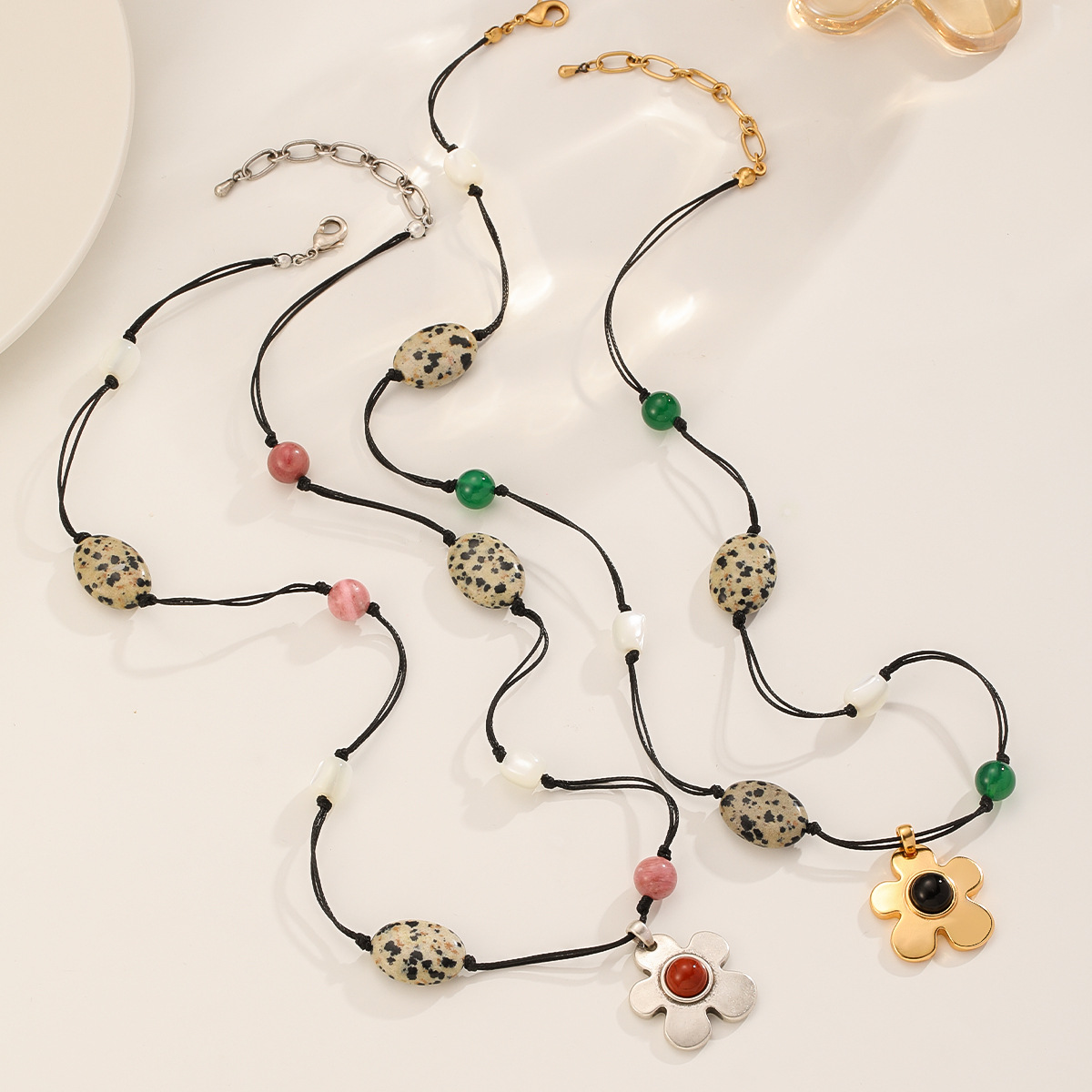 Nasha Ethnic style wax rope spotted stone flower pendant necklace design sense, niche collarbone chain, fashionable and versatile necklace pic 7