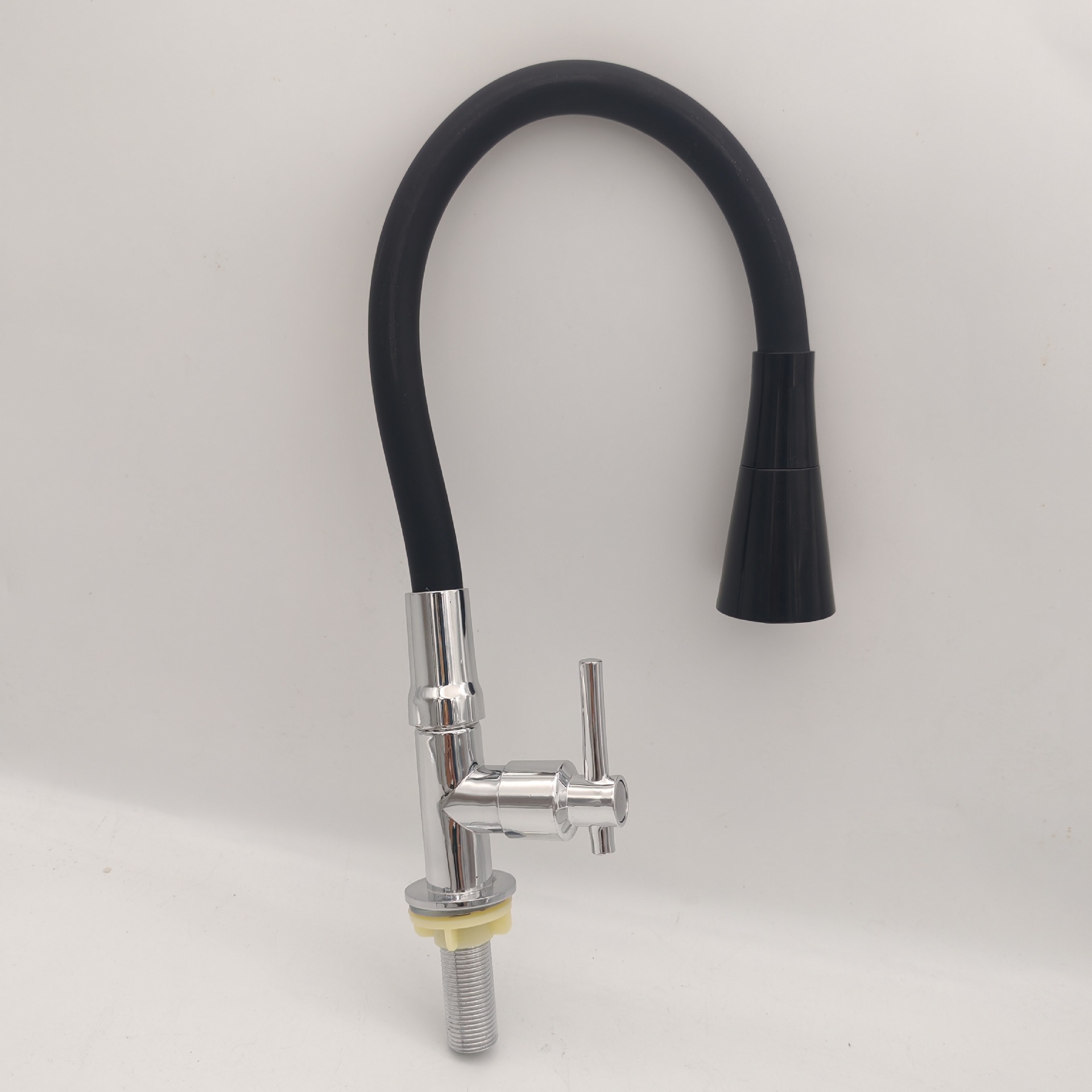 出口东南亚跨境款 ABS塑料立式彩管万向龙头 厨房单冷菜盆龙头详情3