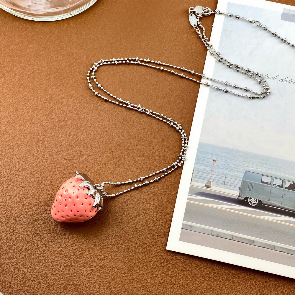 Sweet velvet strawberry necklace, niche design sense, girlish heart, collarbone chain, light luxury and exquisite necklace wholesale pic 5