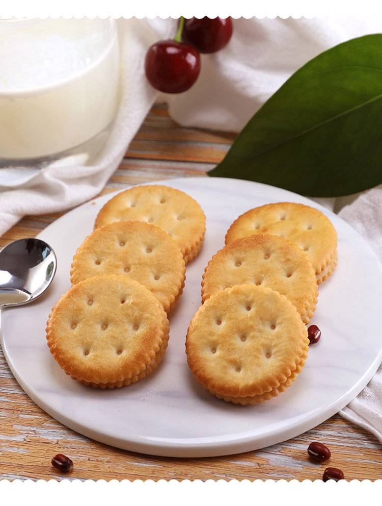 Malaysian imported sandwich cookies with peanut butter and cheese flavor 135g crispy biscuit snacks pic 5