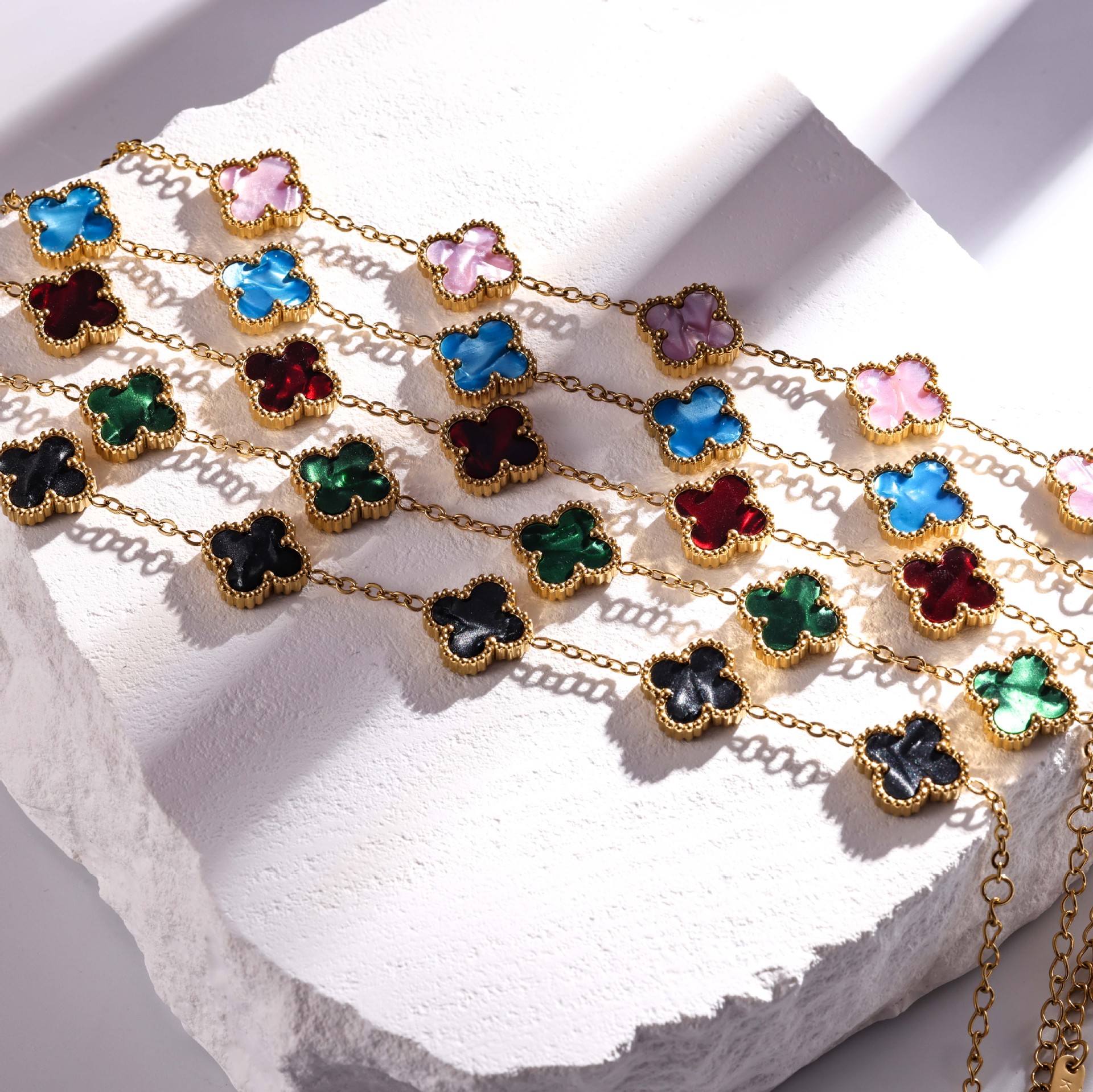 Best-selling four-leaf clover bracelet, titanium steel bracelet, versatile lucky four-leaf clover and four-flower bracelet jewelry, cross-border exclusive wholesale pic 1