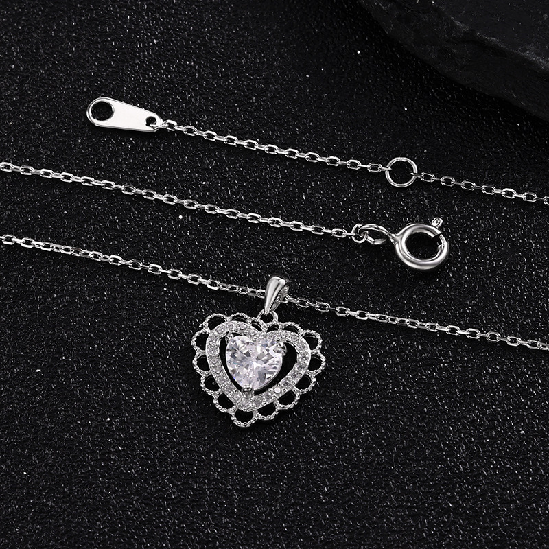 Zhuoheng Zhenxuan s925 Pure Silver Clover Necklace with micro-inlaid zircon, exquisite and compact design, fashionable little dress necklace for women pic 8