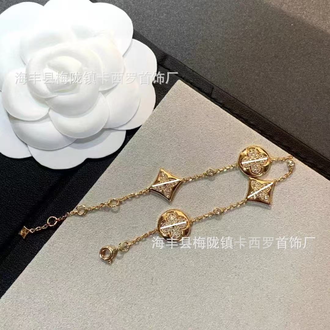 高版四叶草驴家新款四花五花手链女名媛镀玫瑰金小众手链一件代发详情5