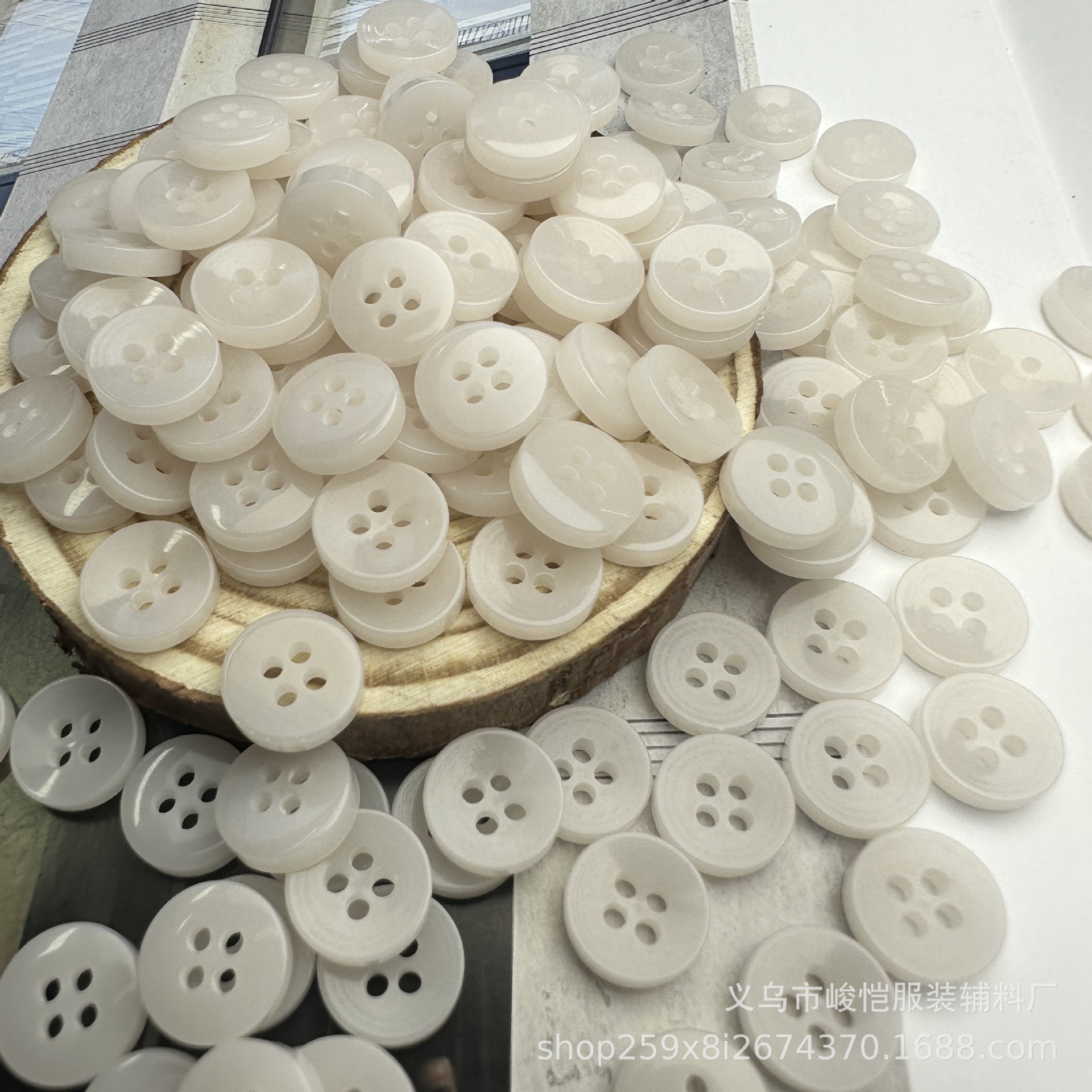 A set of 20 colored buttons, metal four-piece buttons, disc buttons, cufflinks and buttons pic 12