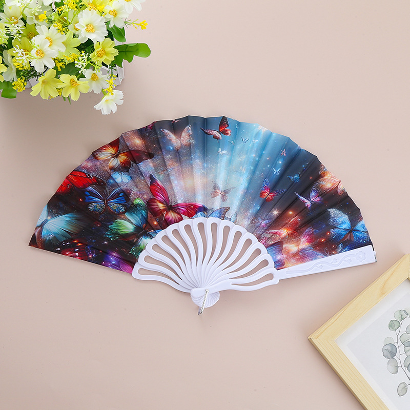 A classic Lolita lace folding fan cheongsam fashion show photo with the same style as Douyin. A dark-themed retro fan. A lady holding a fan pic 2