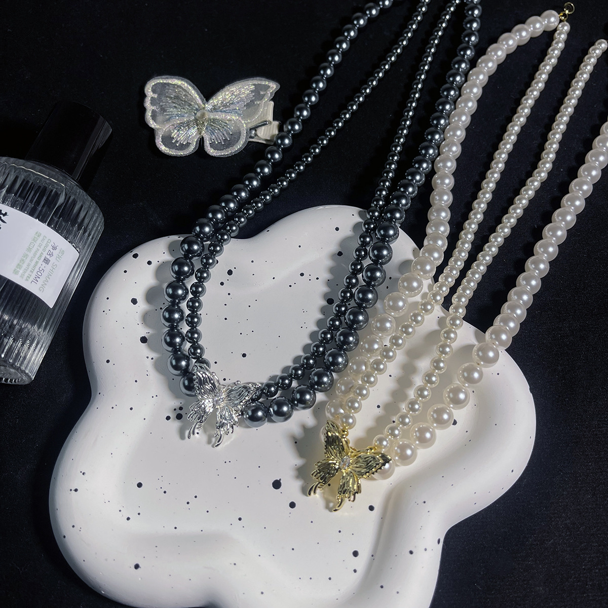 The 2024 new double-row butterfly pearl necklace exudes a high-end feel. The Australian white and Tahitian black pearl necklace and collarbone chain are exquisite pic 3