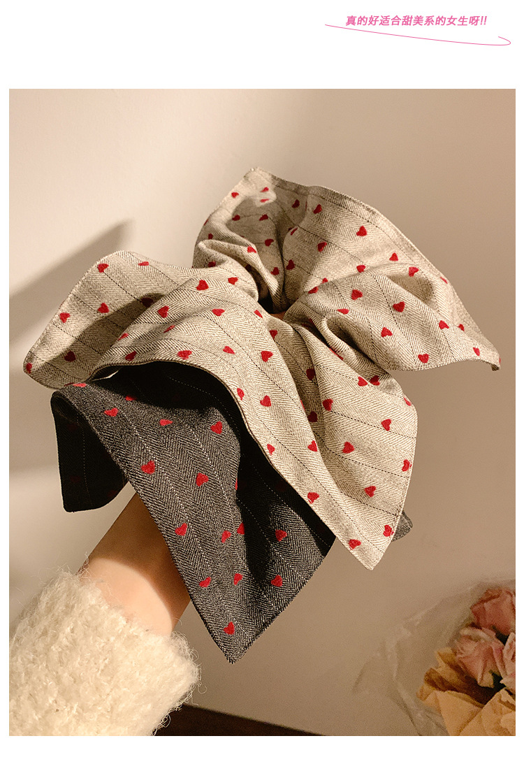 Autumn and winter, extra-large heart-shaped large intestine hair band handkerchief, Korean-style laid-back bun hair band, new high-end hair accessory pic 5