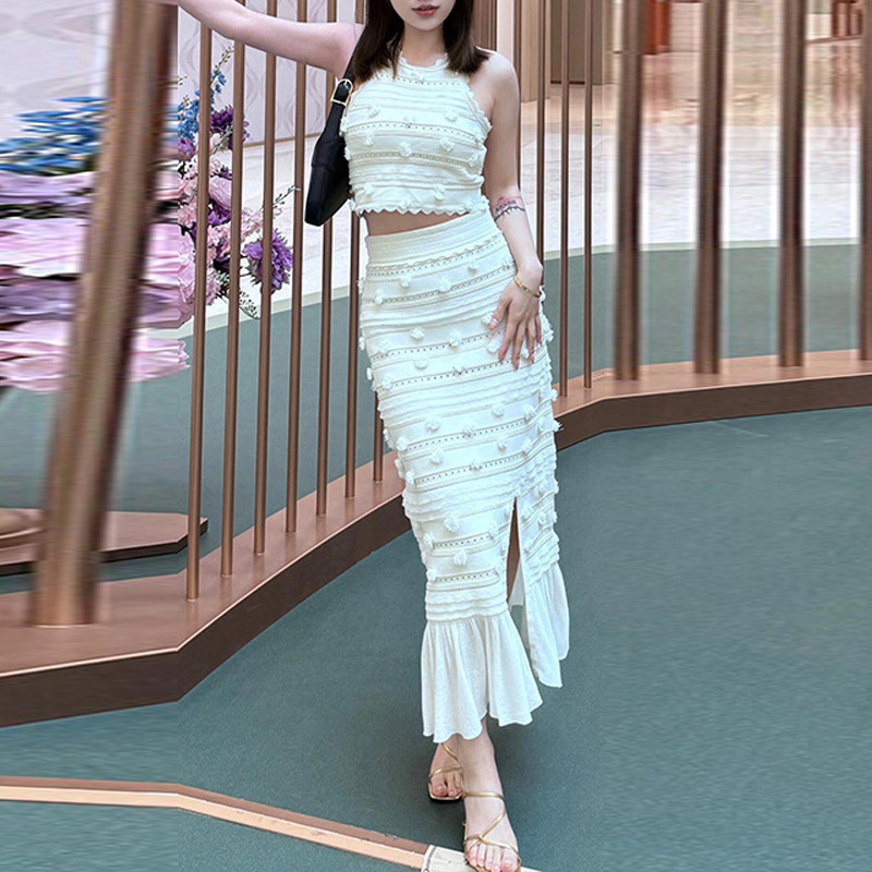 Hollow-out back sleeveless vest hip-wrapped skirt two-piece  pic 3