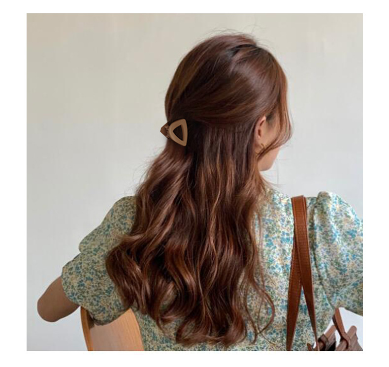 High-end style clips, triangular small gripper headwear, half-tied ponytail, shark clip at the back of the head, female hair clip, hair grabbler pic 4