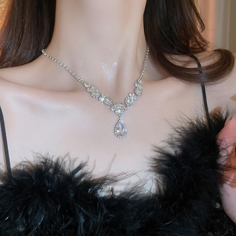 European and American cross-border water drop diamond-encrusted stud necklace, light luxury style fashion pendant, collarbone chain, internet-famous high-end accessory for women pic 27
