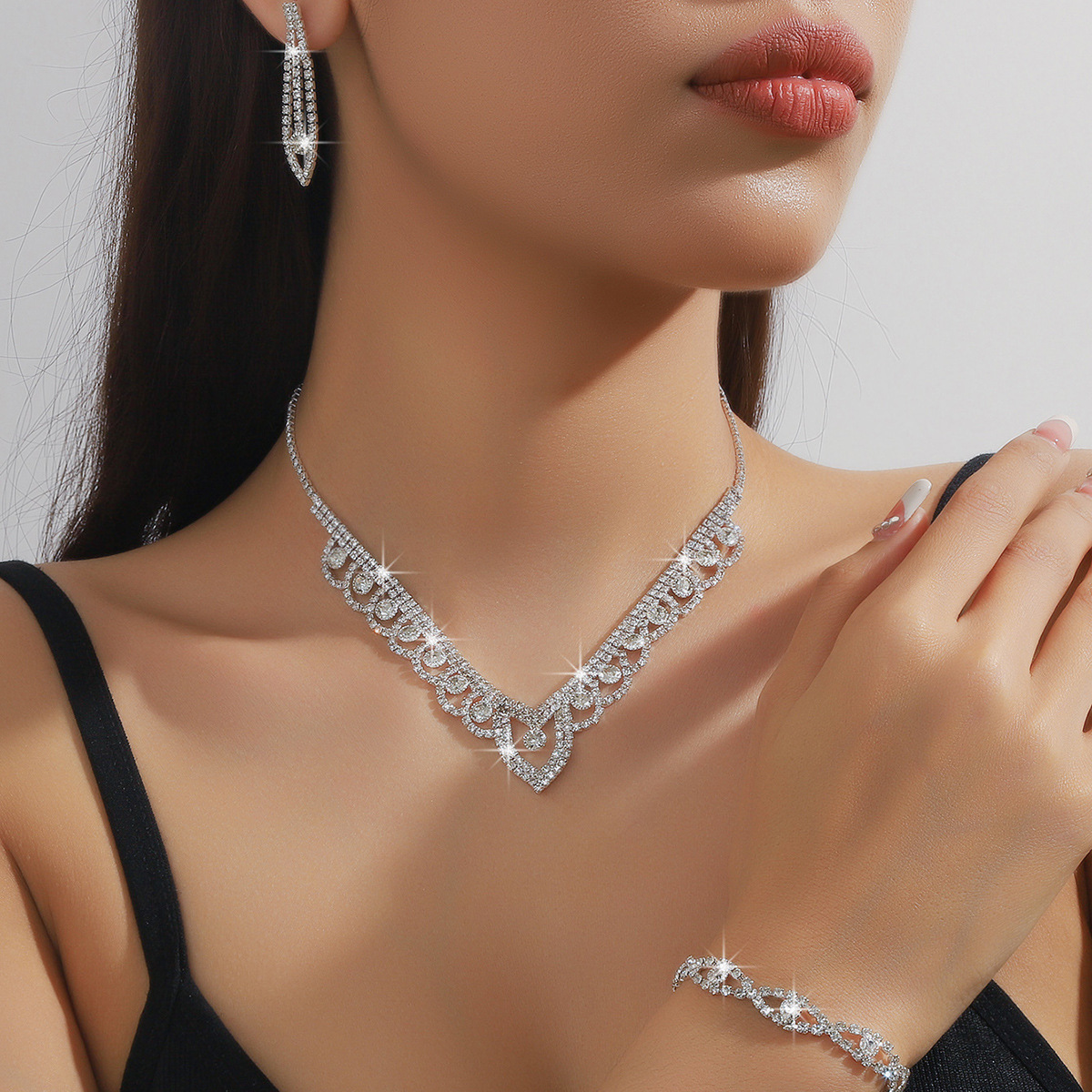 欧美创意新款饰品配饰女新娘首饰套装高档水晶镶钻项链耳环三件套详情9