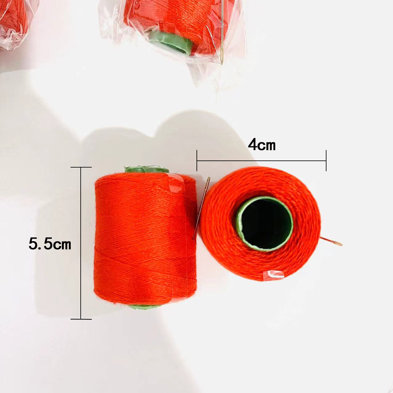 【 Zone 2-1 】 Red center thread 100/ pack 1000/ piece Household sewing thread Small roll Hand sewing thread sewing clothes hand thread Red small roll thread with needle one yuan supply pic 1