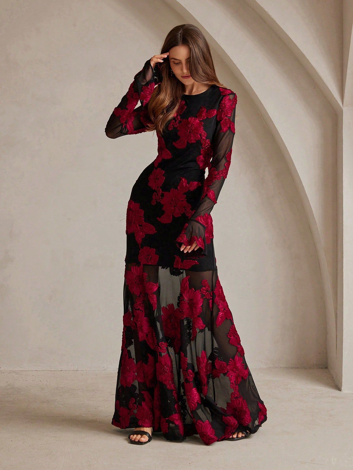 High-end and elegant dress for women 2025 spring French waist-cinching and slimming V-neck jacquard embroidery European and American dress pic 1