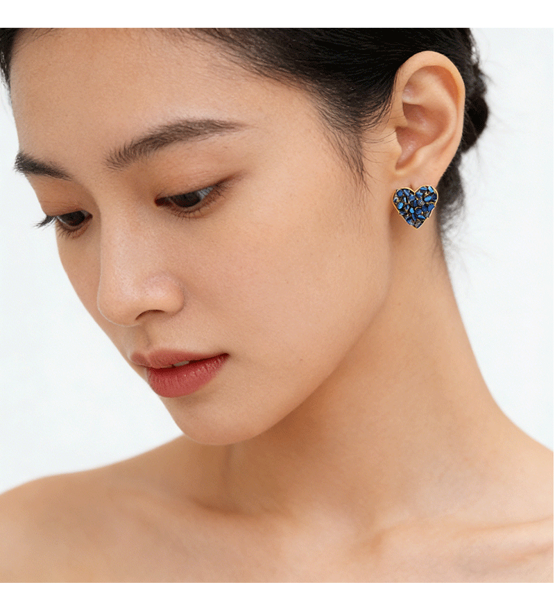 Hyacinth925 Silver Needle Designer Deep Sea Blue Ultra-beautiful Fine Sparkling cold Style natural crystal heart-shaped stud earrings pic 7