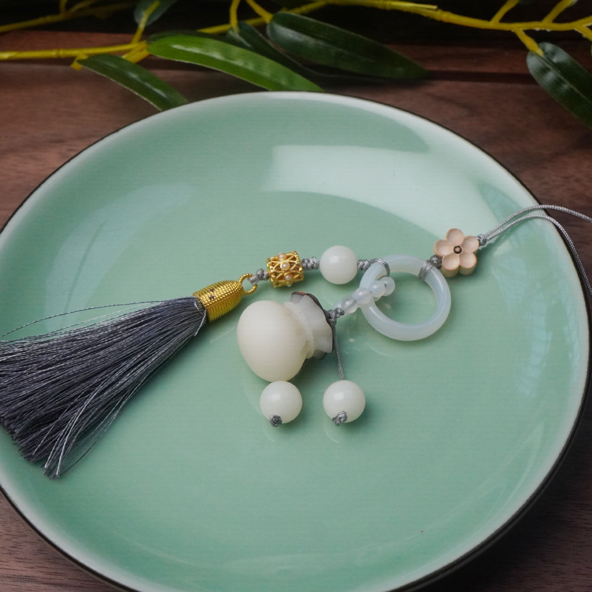景区白玉菩提钱袋钥匙挂创意古风有钱花玉髓流苏手机挂件饰品配饰详情3