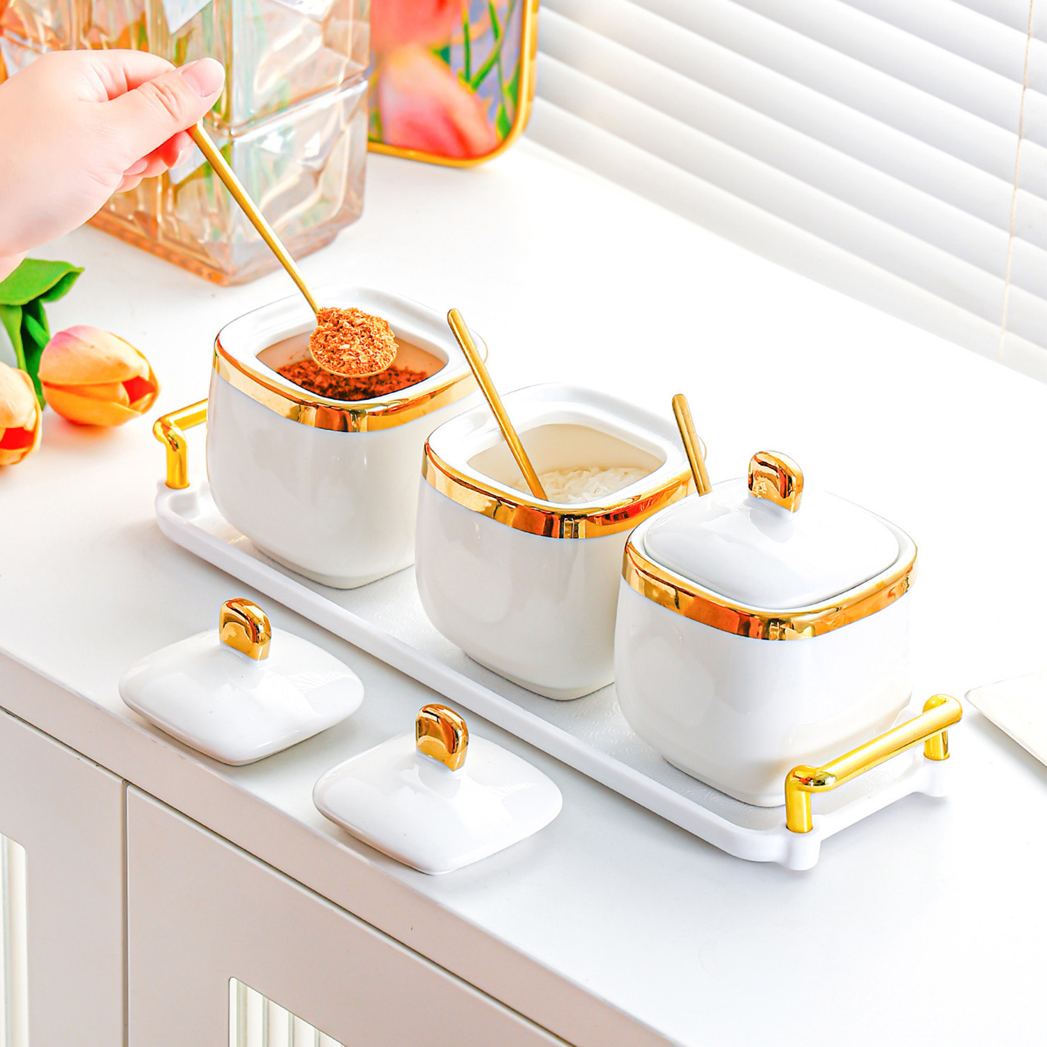Light luxury kitchen ceramic seasoning jar set, high-end household salt jar and seasoning bottle ceramic packaging container pic 1