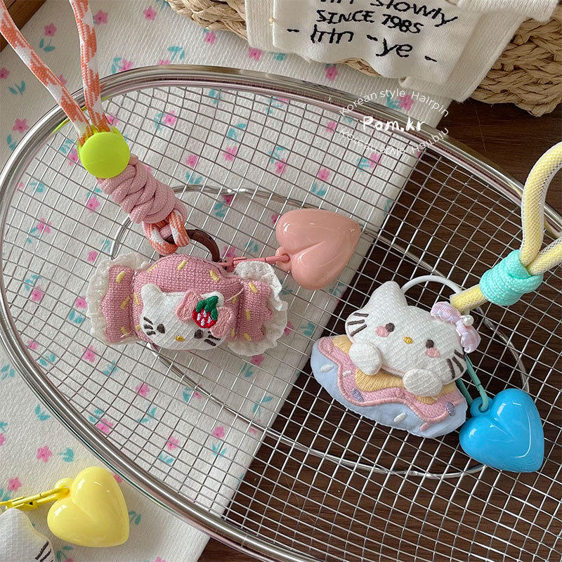New cartoon girl kt Cat series keychains, small pendants, bags, pendants, finished small gifts, heart-shaped lanyards for girls pic 5