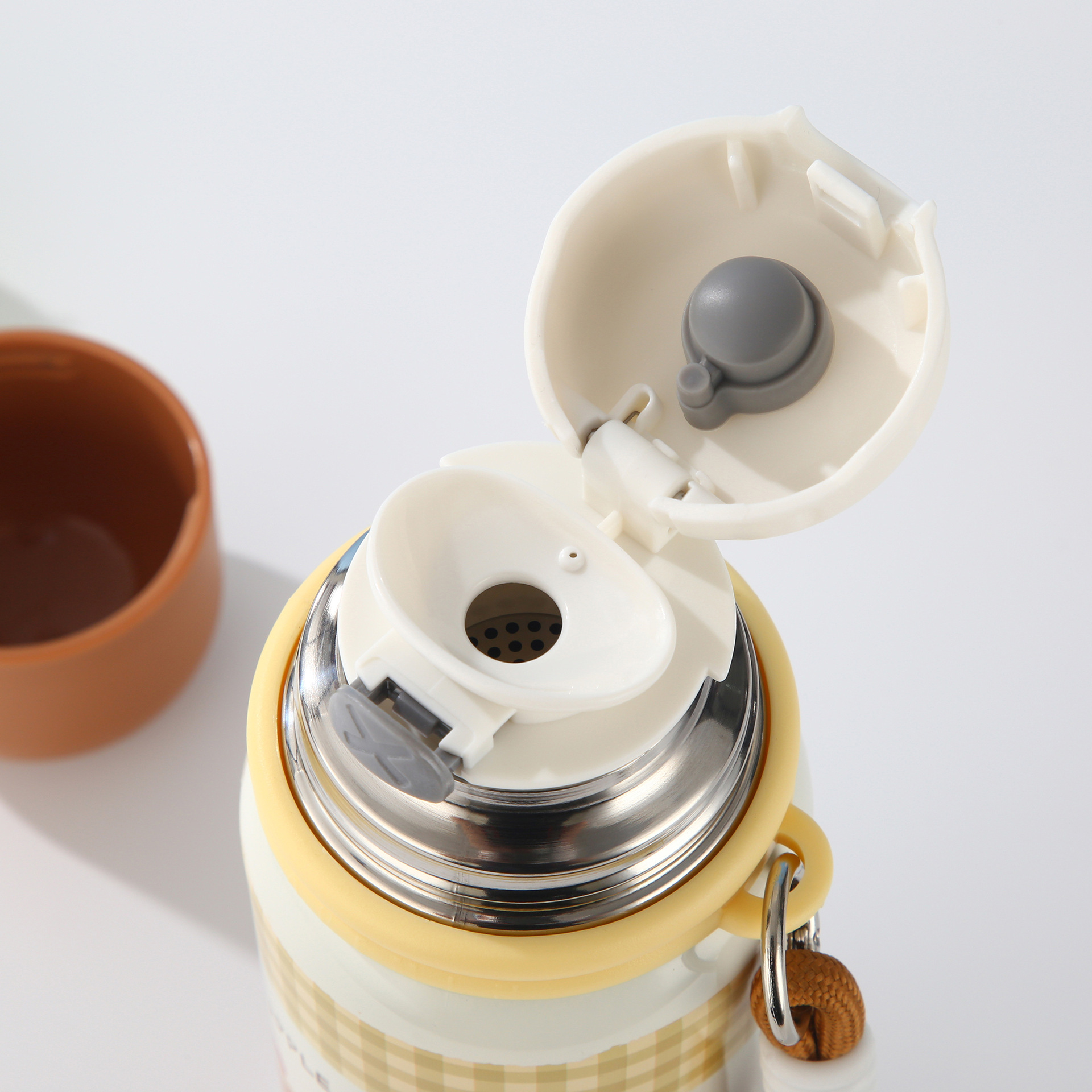 High appearance level 316 stainless steel insulated cup cartoon portable water cup with a carrying rope, cute outdoor large-capacity travel cup pic 11