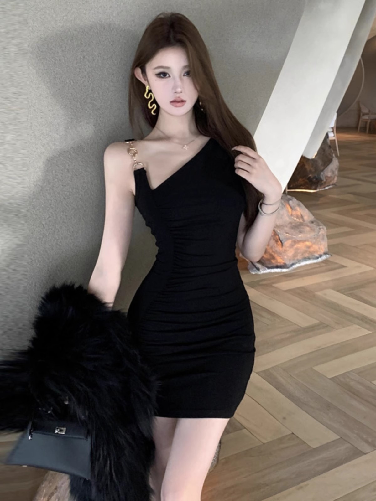辣妹高级性感斜肩黑色吊带连衣裙女夏季修身气质御姐包臀约会短裙详情14